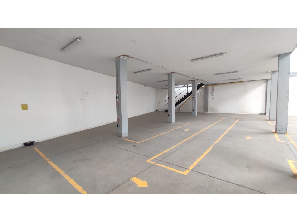 ARRIENDO BODEGA DE 1.100 M² EN ENGATIVÁ — foto 6