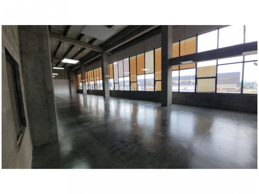 ARRIENDO BODEGA DE 10.394,50 M² EN PARQUE INDUSTRIAL EN SIBERIA - 3