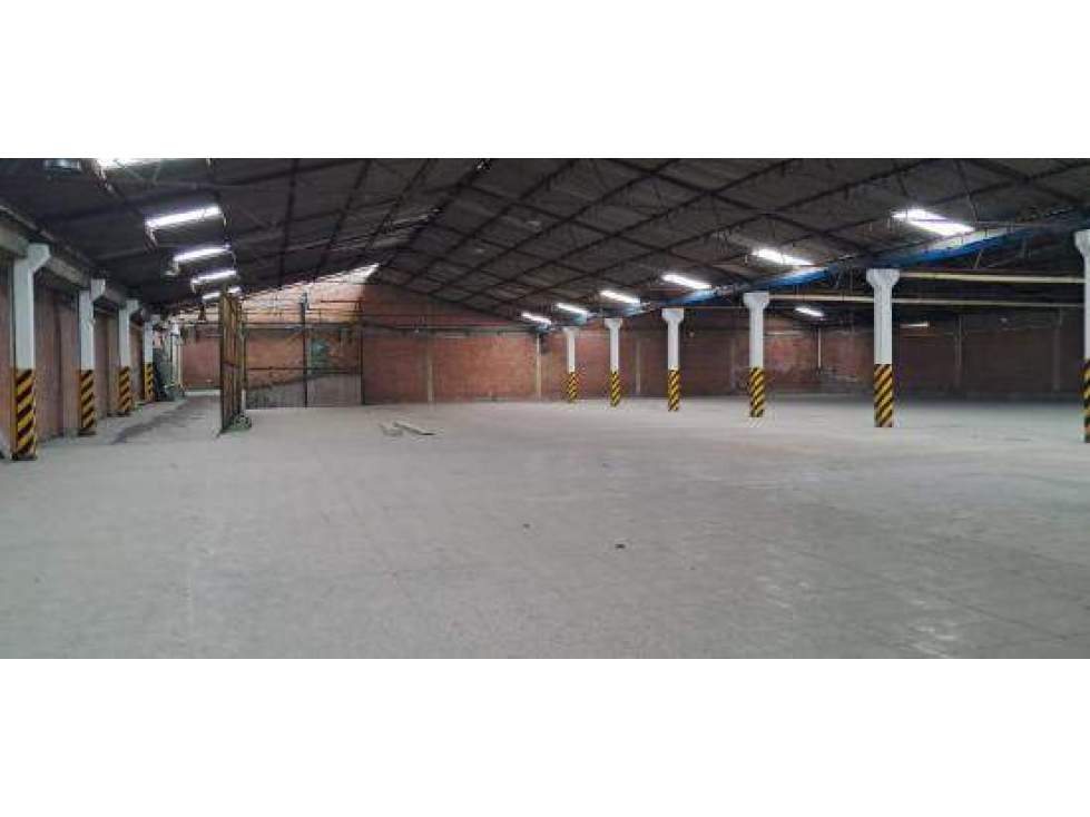 ARRIENDO BODEGA DE 2.315 M² EN BOSA, AUTOPISTA SUR. — foto 4