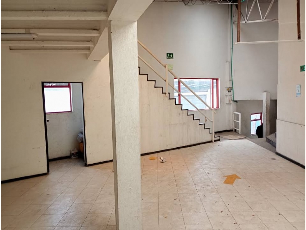 BODEGA DE 776,67 m² EN ZONA INDUSTRIAL DE PUENTE ARANDA — foto 4