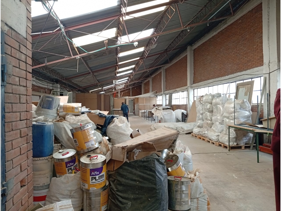 BODEGA DE 1.000 M² EN ZONA INDUSTRIAL DE PUENTE ARANDA — foto 6