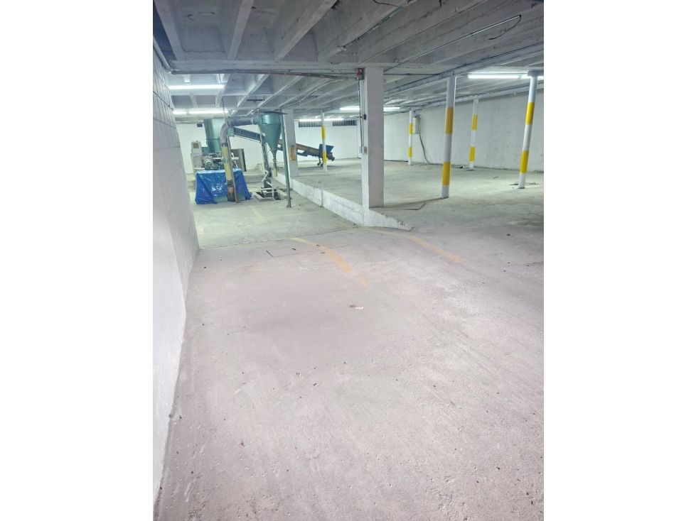 BODEGA DE 1.916 M² EN ORTEZAL, ZONA INDUSTRIAL DE PUENTE ARANDA — foto 3
