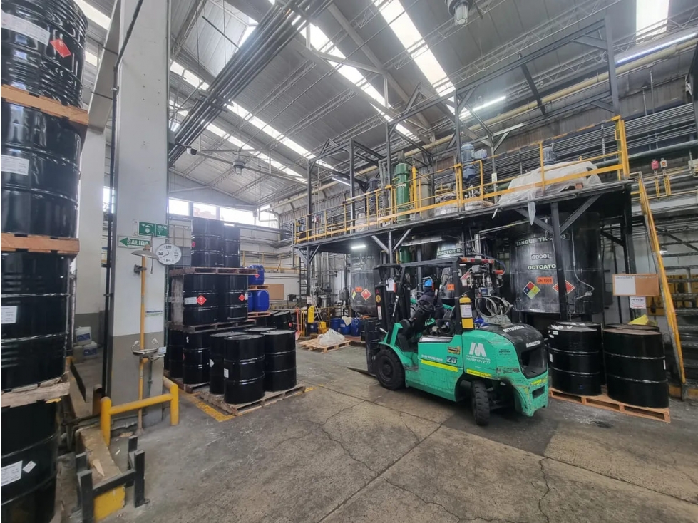 BODEGA DE 1.767,86 M² EN ZONA INDUSTRIAL DE FONTIBÓN — foto 2