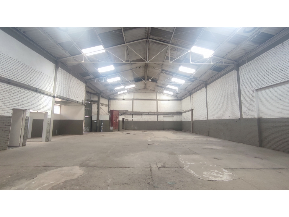 ARRIENDO BODEGA DE 850 m² EN PUENTE ARANDA, CARGA ELÉCTRICA 500 KVA — foto 5