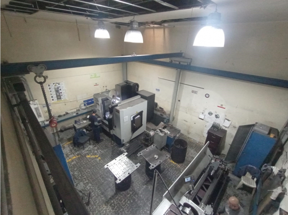 SE VENDE BODEGA 1.470 m² PENSILVANIA - 3
