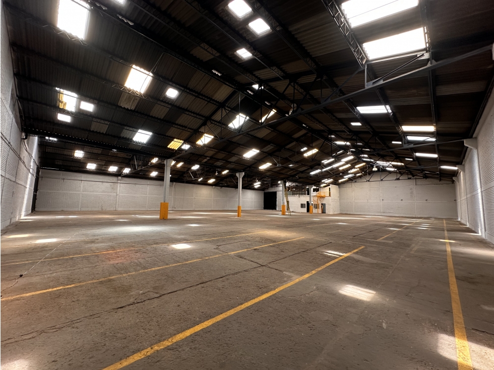 BODEGA DE 2.200 M² EN PENSILVANIA, ZONA INDUSTRIAL DE PUENTE ARANDA — foto 5