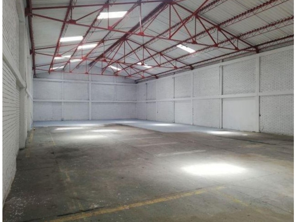 ARRIENDO BODEGA DE 560 m² EN PUENTE ARANDA - 1