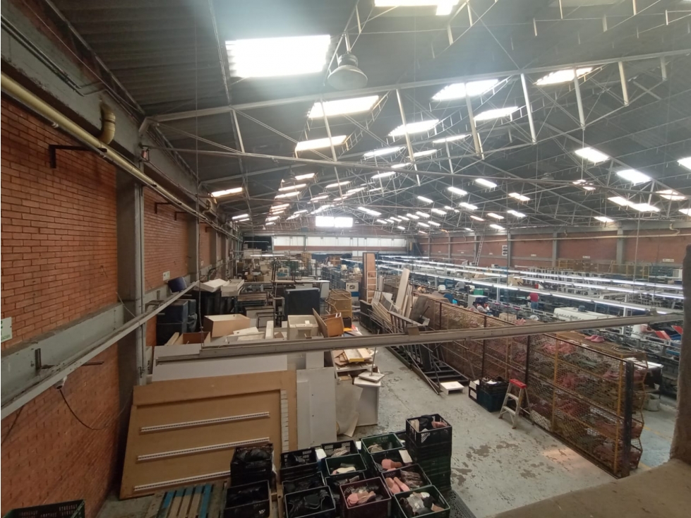 ARRIENDO BODEGA EN ZONA INDUSTRIAL DE MONTEVIDEO - 3