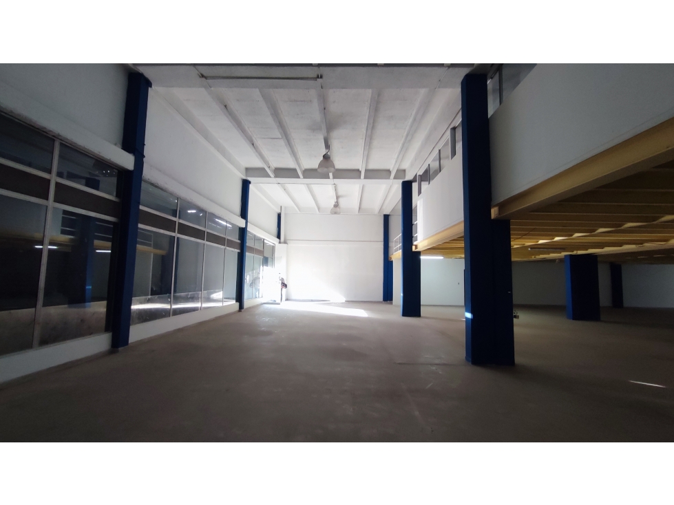 ARRIENDO MAGNÍFICO LOCAL COMERCIAL ESQUINERO 960 m² - 4