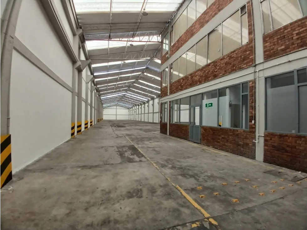 BODEGA DE 2.418 M² EN LA ALQUERIA — foto 4