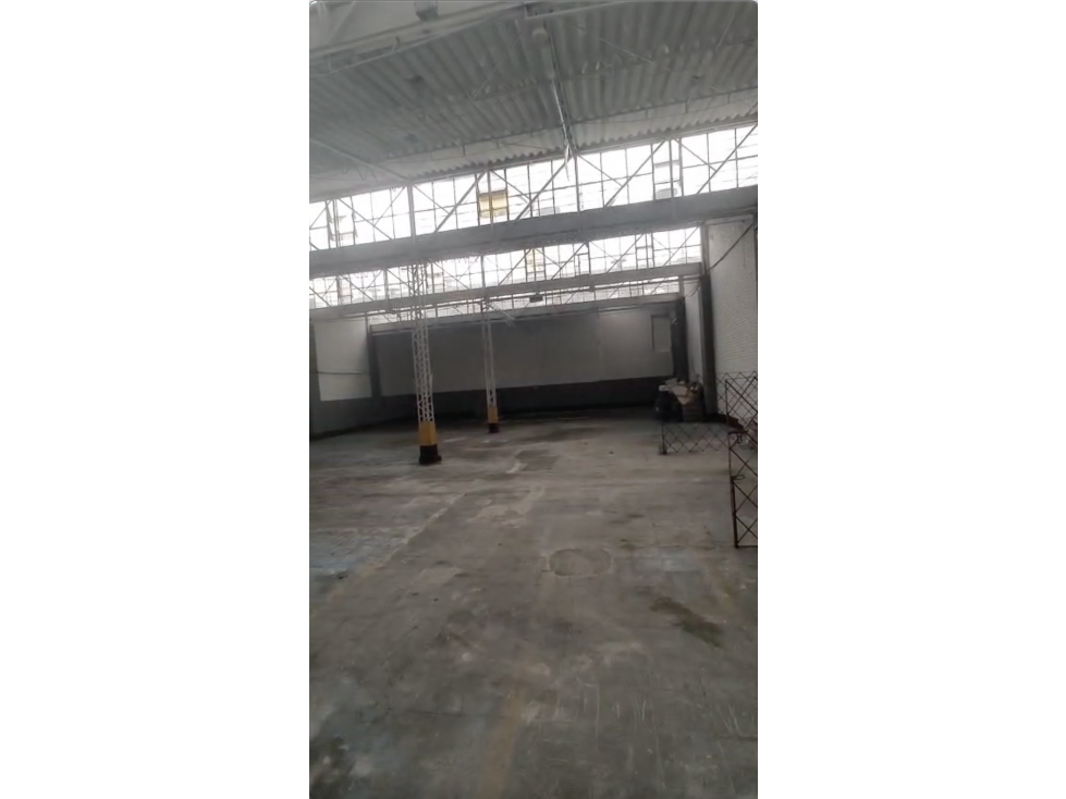 BODEGA DE 550 M² BARRIO ORTEZAL, SECTOR INDUSTRIAL DE PUENTE ARANDA — foto 2