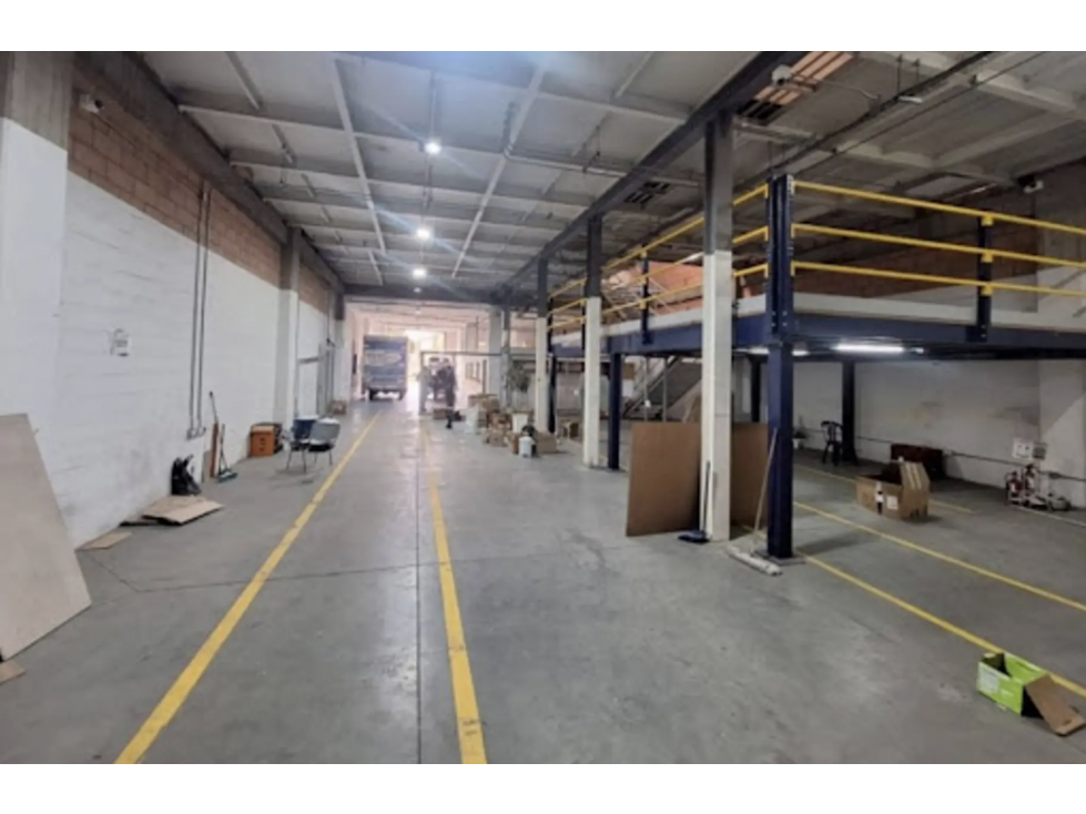 BODEGA DE 939 M² EN MONTEVIDEO — foto 4