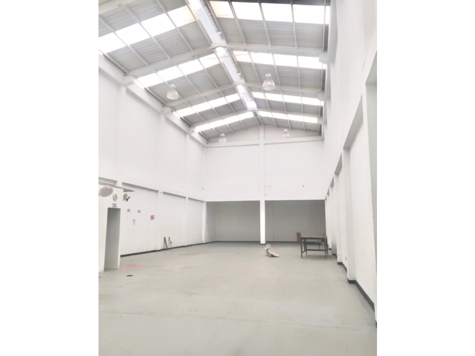 ARREINDO BODEGA 660 m² FONTIBON — foto 2