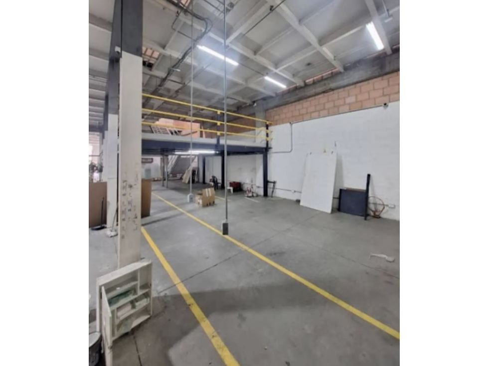 BODEGA DE 939 M² EN MONTEVIDEO — foto 5