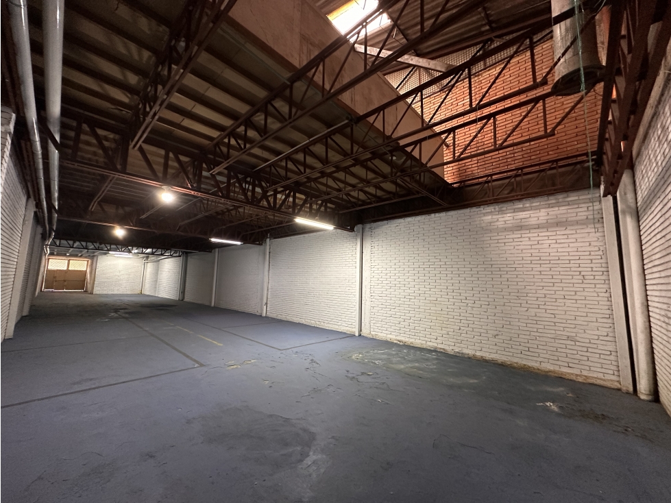 BODEGA DE 535 M² ZONA INDUSTRIAL ALAMOS. CARGA ELECTRICA 300 KVA — foto 6