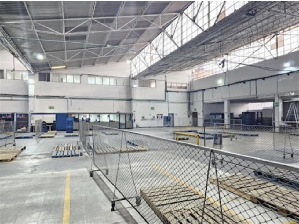 BODEGA DE 7.194 M² EN VENTA, SECTOR INDUSTRIAL DE PUENTE ARANDA