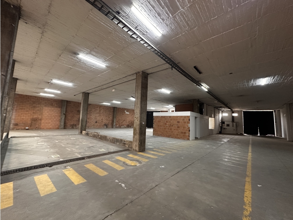 BODEGA DE 2.248 M² EN MONTEVIDEO — foto 5