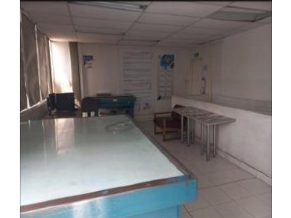 ARRIENDO BODEGA 484 m² PARQUE INDUSTRIAL - CERCA AL AEROPUERTO - 3