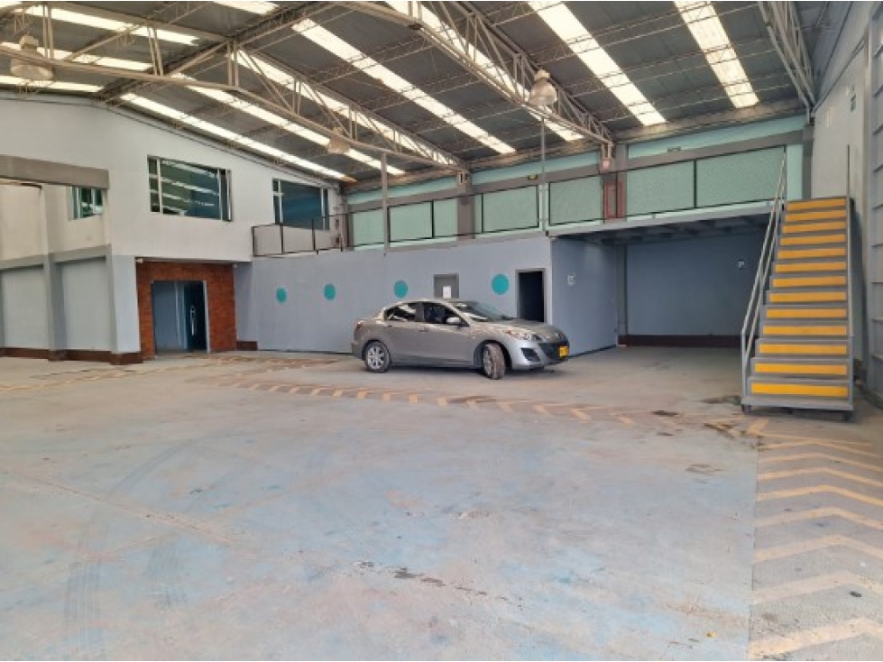 VENDO - ARRIENDO BODEGA INDUSTRIAL 1.000 m² FONTIBON - 3