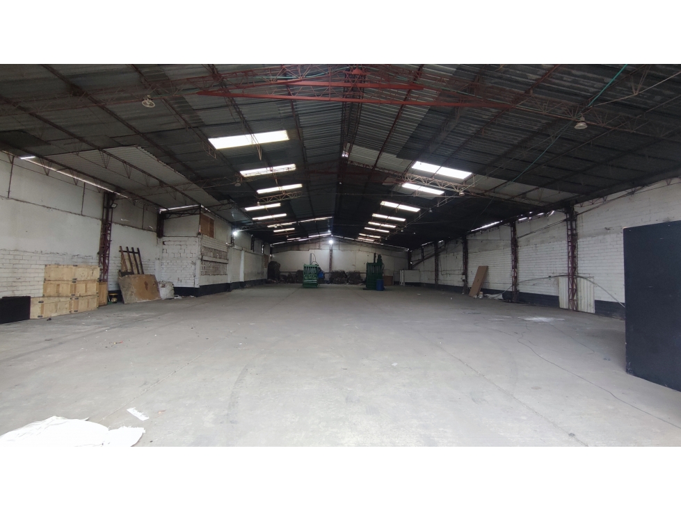 ARRIENDO BODEGA INDUSTRIAL DE 650 M² ALTO IMPACTO EN FONTIBÓN - 1