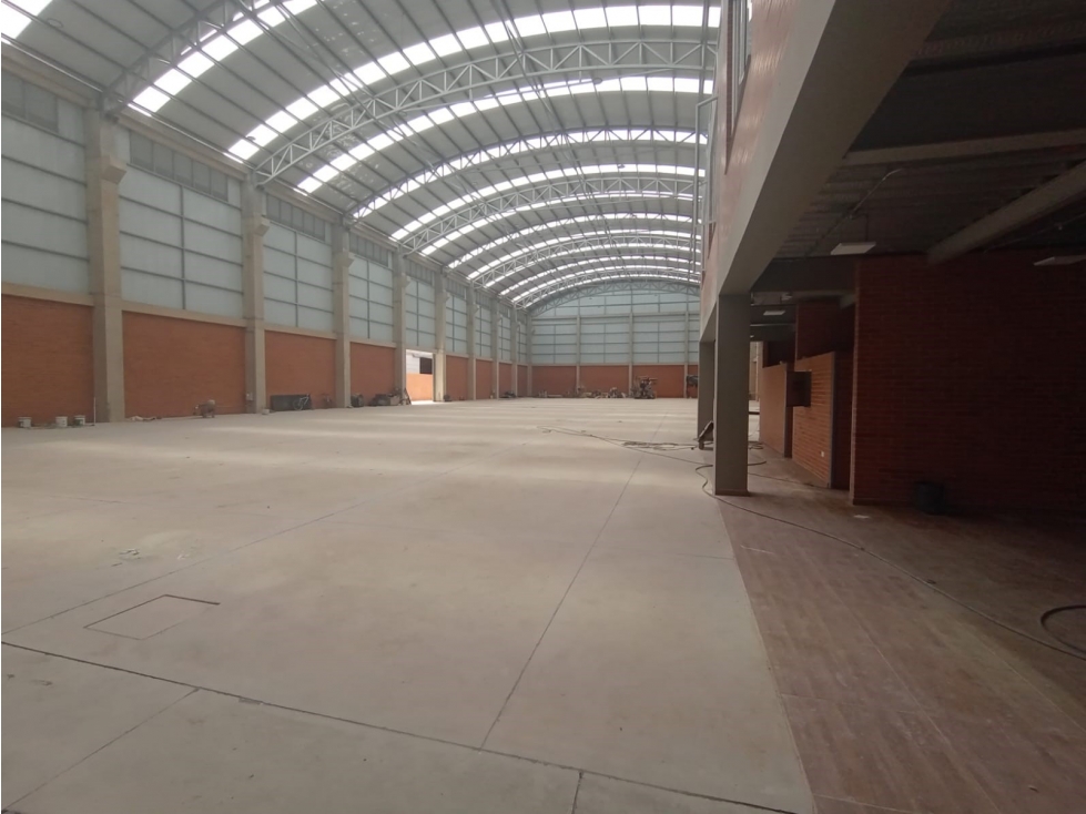 SE ARRIENDA BODEGA 2.434 m² ZONA INDUSTRIAL FONTIBON — foto 5