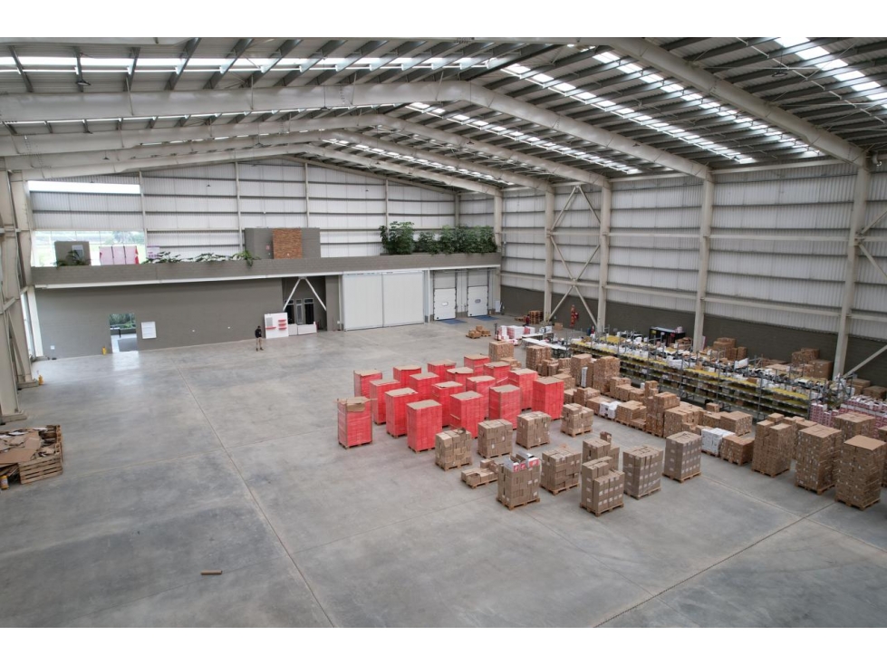 ARRIENDO BODEGA 2.844 M² PARQUE INDUSTRIAL EN SIBERIA - 2