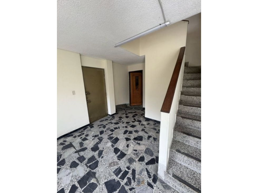 ARRIENDO BODEGA DE 1.000 M² EN MONTEVIDEO — foto 2