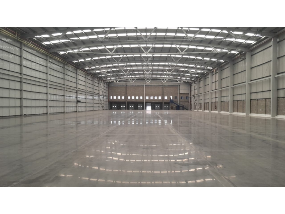 ARRIENDO BODEGA DE 10.394,50 M² EN PARQUE INDUSTRIAL EN SIBERIA - 1