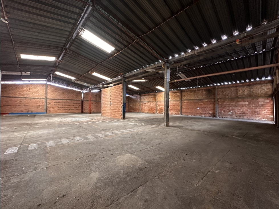 BODEGA DE 2.000 M² , LA FRAGUITA — foto 3