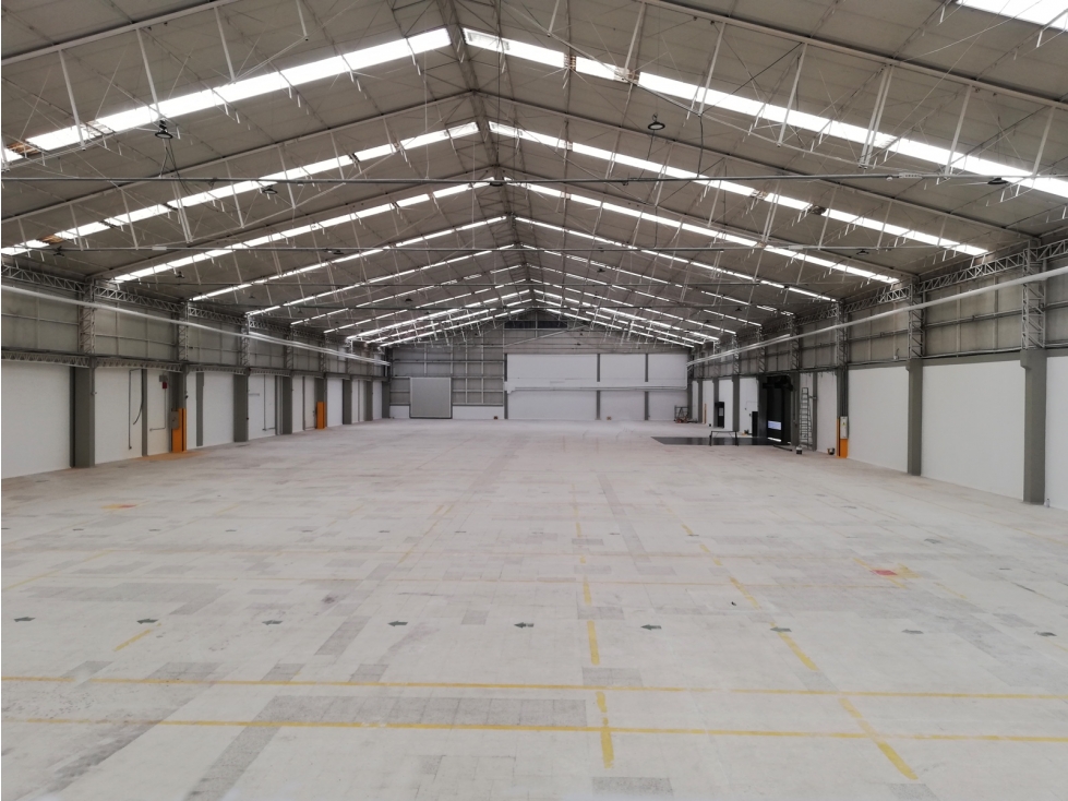 BODEGA DE 4.993 M² EN LA ALQUERIA — foto 3