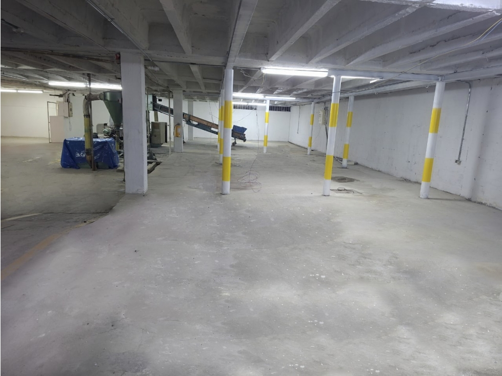 BODEGA DE 1.916 M² EN ORTEZAL, ZONA INDUSTRIAL DE PUENTE ARANDA — foto 5