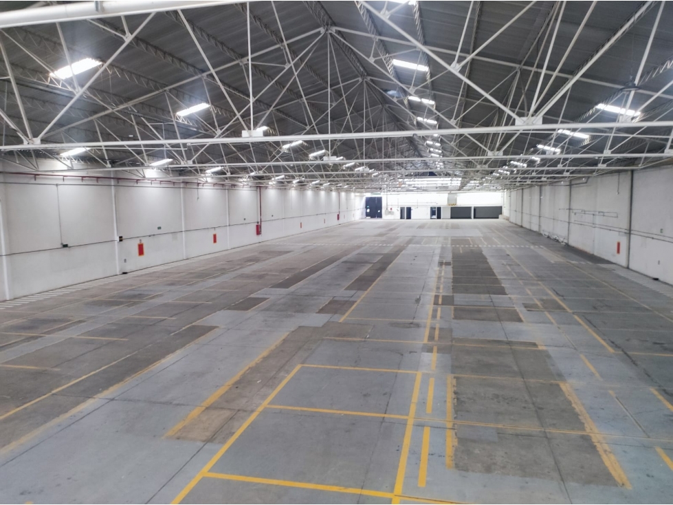 BODEGA DE 5.000 M² EN ZONA INDUSTRIAL DE MONTEVIDEO - BOGOTÁ - 5