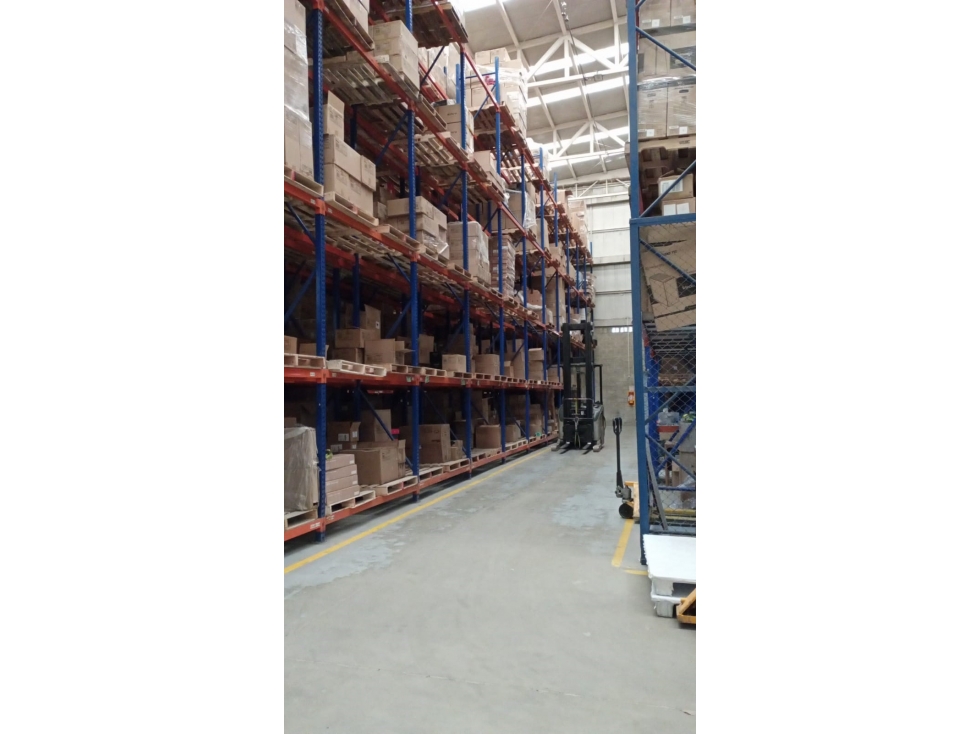 VENDO ARRIENDO BODEGA 1.620 m² PARQUE EMPRESARIAL VIA 80 SIBERIA - 2