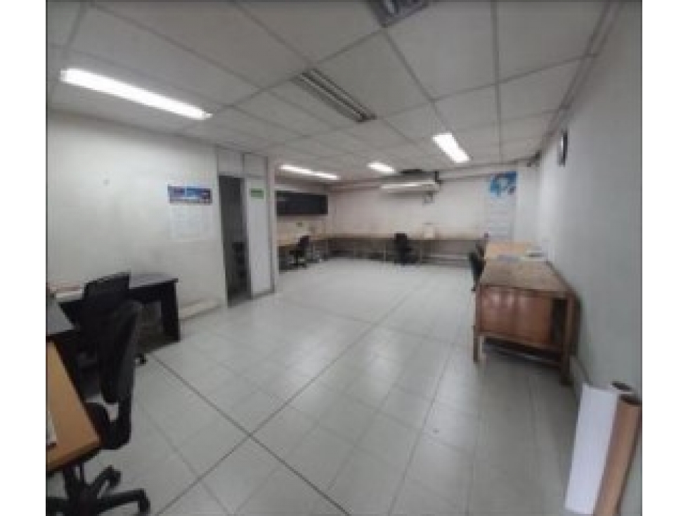 ARRIENDO BODEGA 484 m² PARQUE INDUSTRIAL - CERCA AL AEROPUERTO - 4