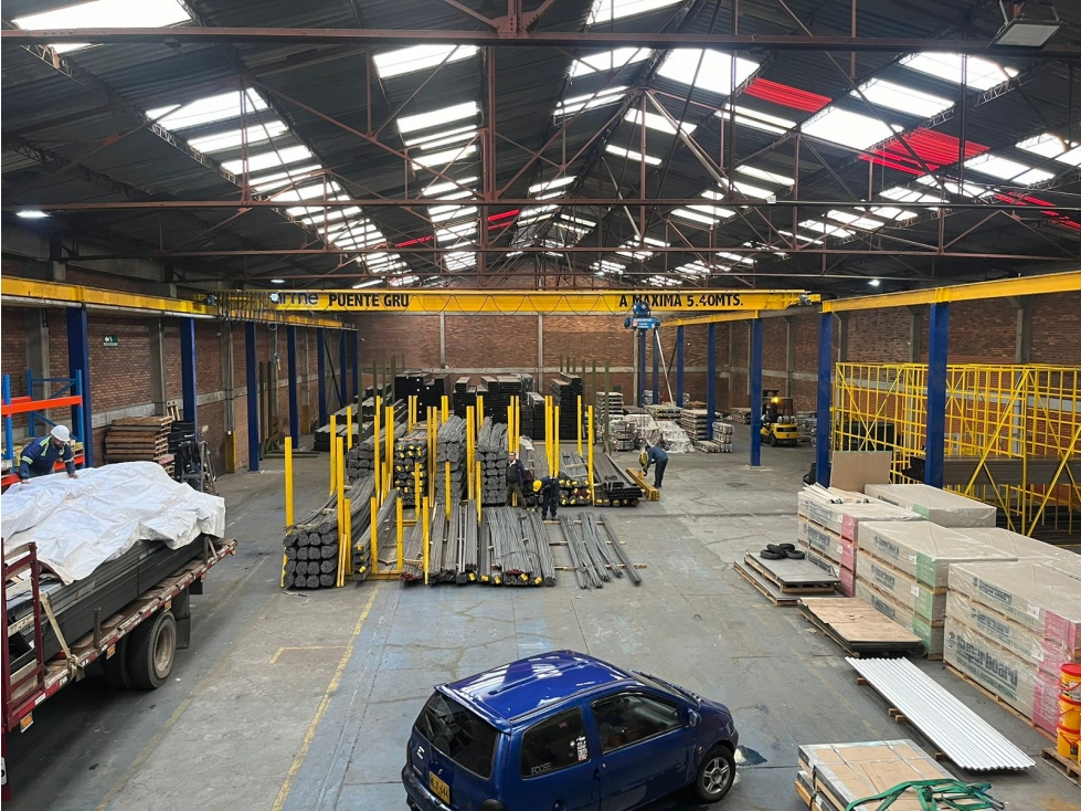 BODEGA DE 3.498 m² EN VENTA ZONA INDUSTRIAL DE PUENTE ARANDA - 4