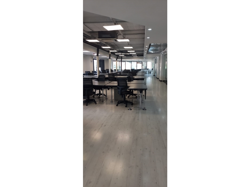 ARREINDO MAGNIFICAS OFICINAS 765 m² CHAPINERO - 4