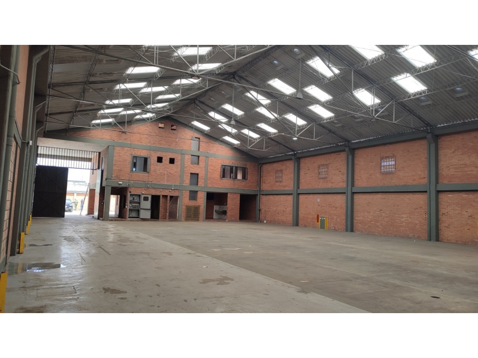 ARRIENDO BODEGA 1.270 m² ZONA INDUSTRIAL FONTIBON — foto 3