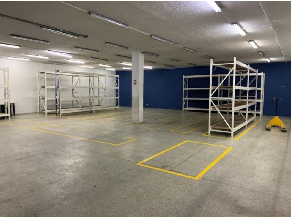 ARRIENDO BODEGA 500 m² MONTEVIDEO — foto 2
