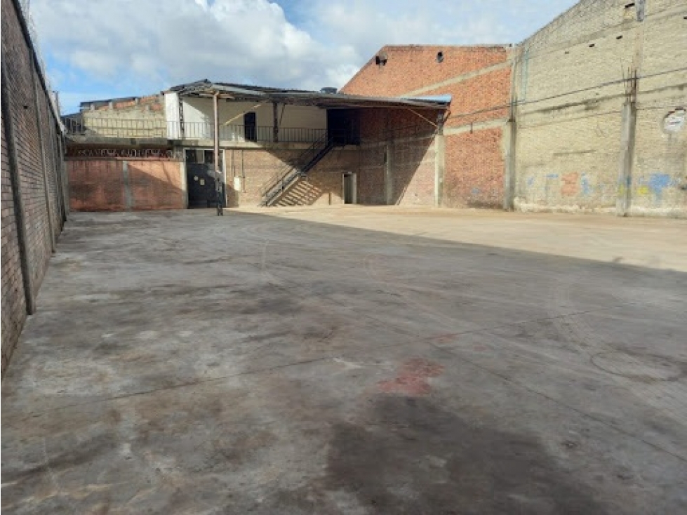 PREDIO INDUSTRIAL DE 900 M² EN GORGONZOLA - PUENTE ARANDA — foto 2