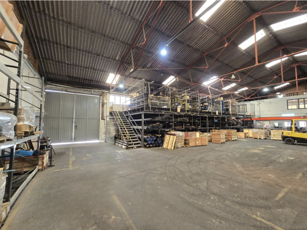 BODEGA INDUSTRIAL ESQUINERA EN ARRIENDO LOS EJIDOS — foto 5