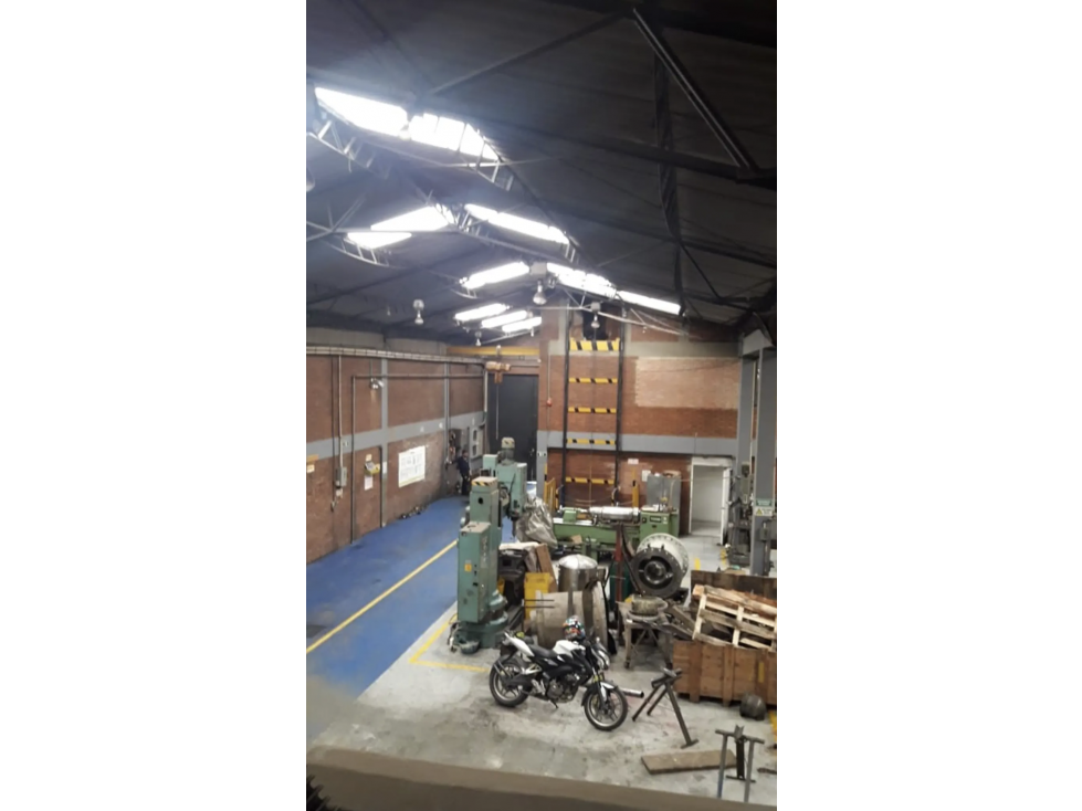 BODEGA INDUSTRIAL Y COMERCIAL DE 1.550 m² PALOQUEMAO — foto 4