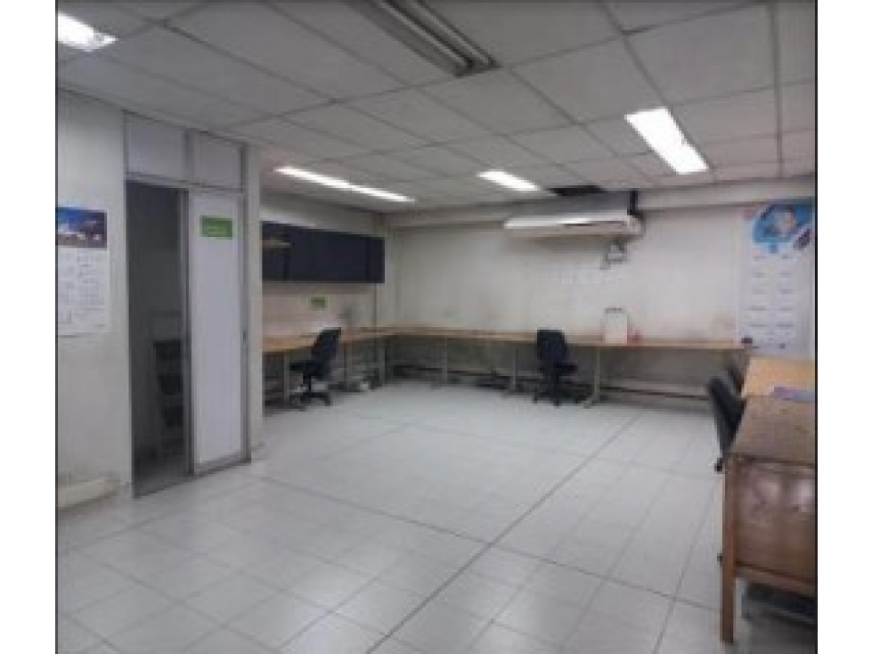 ARRIENDO BODEGA 484 m² PARQUE INDUSTRIAL - CERCA AL AEROPUERTO - 5