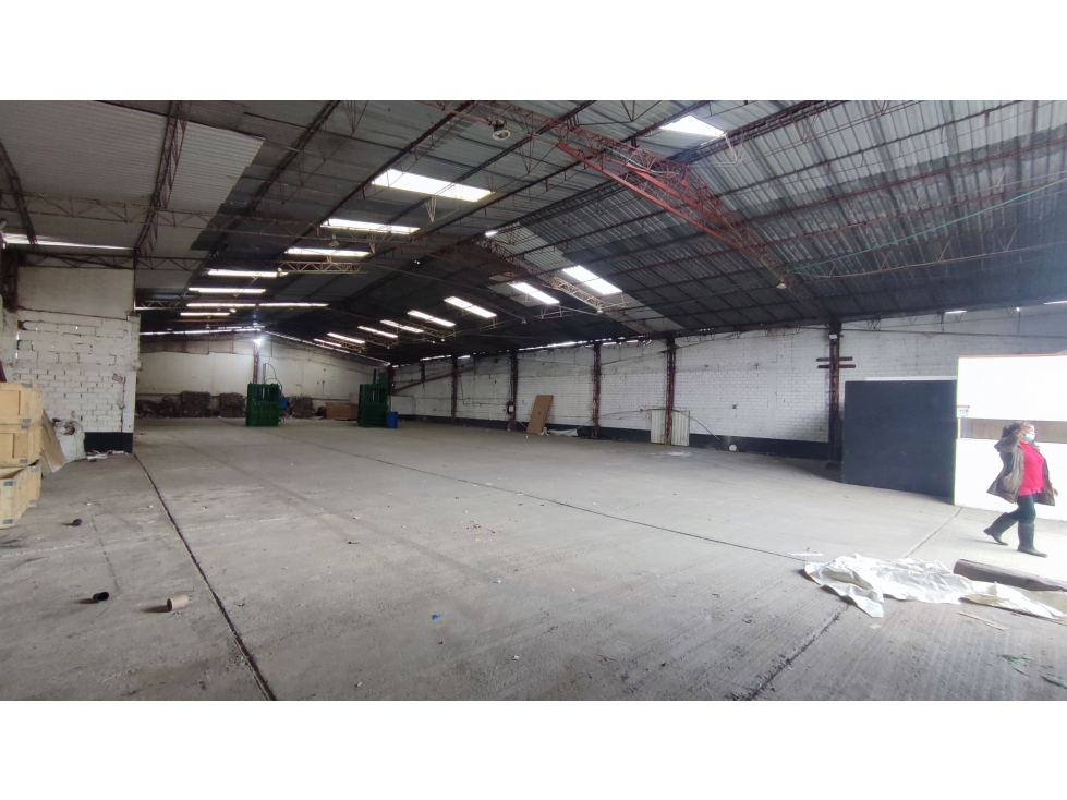 ARRIENDO BODEGA INDUSTRIAL DE 650 M² ALTO IMPACTO EN FONTIBÓN - 2