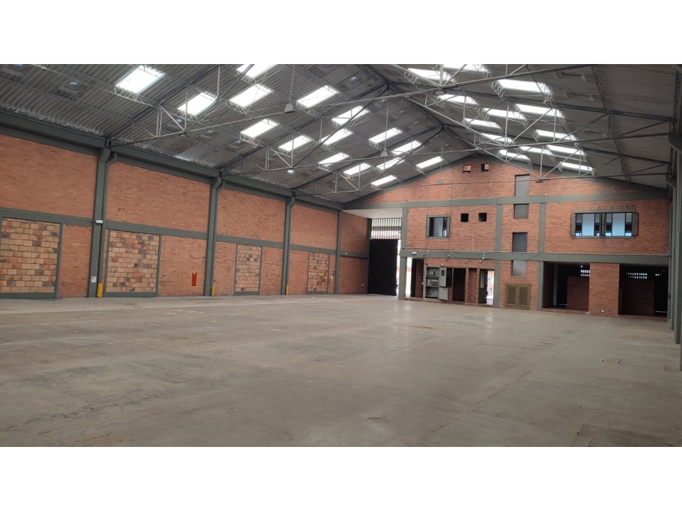 ARRIENDO BODEGA 1.270 m² ZONA INDUSTRIAL FONTIBON — foto 4