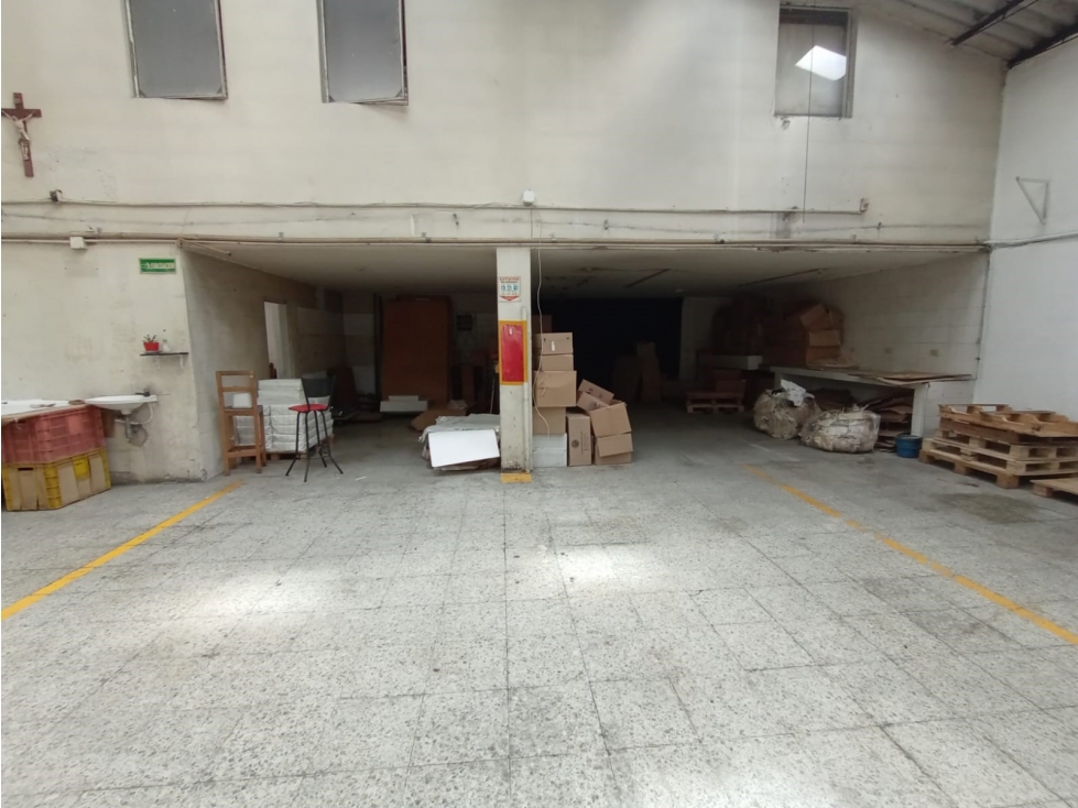 ARRIENDO BODEGA 1.250 m² MONTEVIDEO — foto 6
