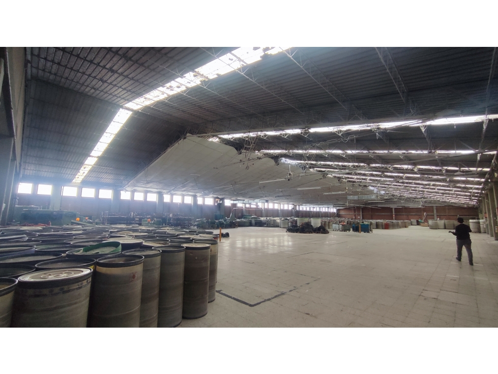 ARRIENDO EDIFICIO BODEGA DE 10.000 M² EN LUSITANIA