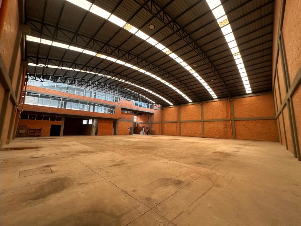 ARRIENDO BODEGA DE 1.150 M² EN PARQUE INDUSTRIAL EN MOSQUERA - 5