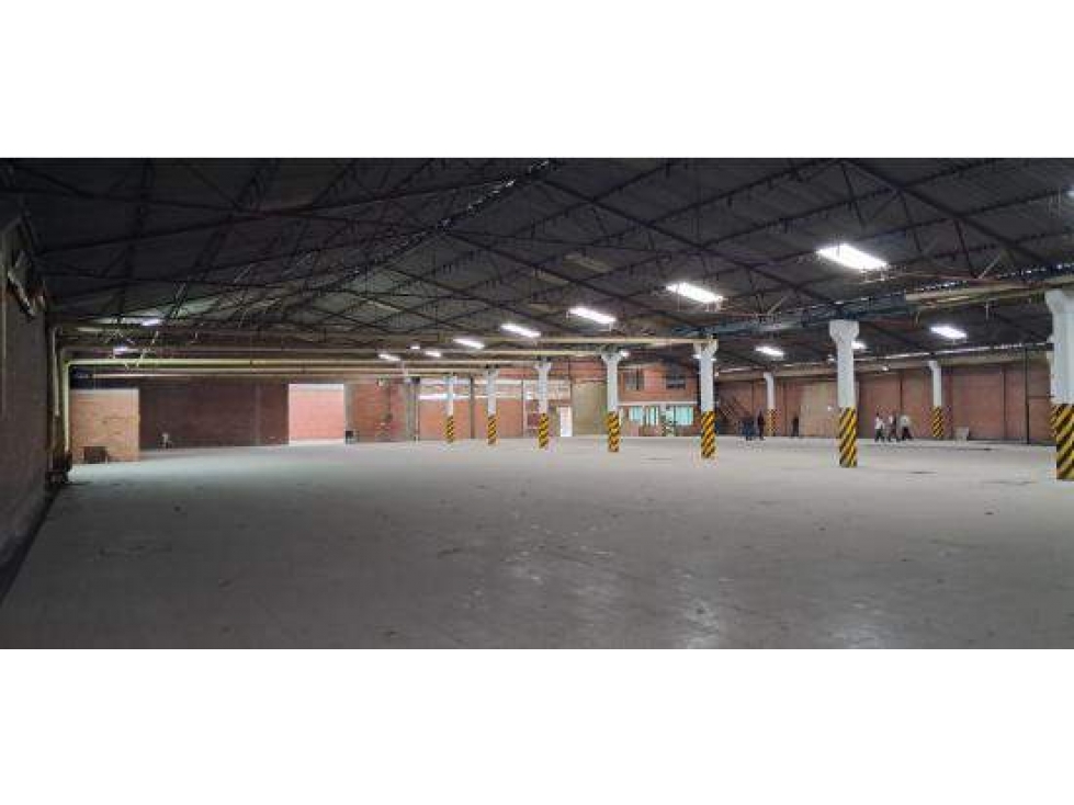 ARRIENDO BODEGA DE 2.315 M² EN BOSA, AUTOPISTA SUR. — foto 2