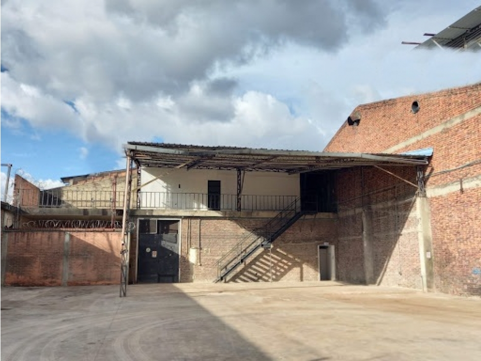 PREDIO INDUSTRIAL DE 900 M² EN GORGONZOLA - PUENTE ARANDA — foto 3