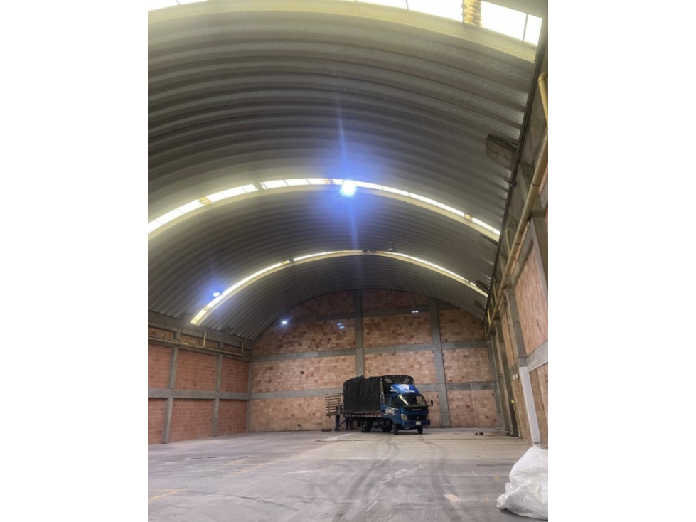BODEGA DE 1.248 M² EN PARQUE INDUSTRIAL, ÁLAMOS — foto 2